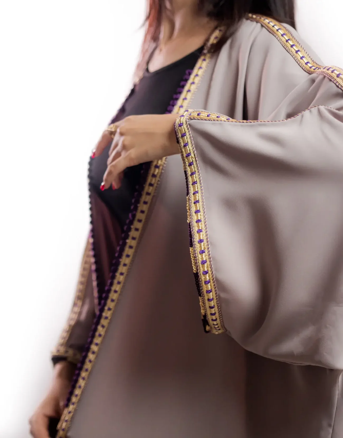 Quiet Allure Abaya - Image 3